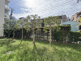 【展望】 | 眼前に広がる空の雄大さと、このお部屋の自慢の一つである「眺望」をご覧ください。毎日、この景色を独り占めできる新生活に夢が広がります。～即日のご見学可能～　お問合せはお気軽にどうぞ。
