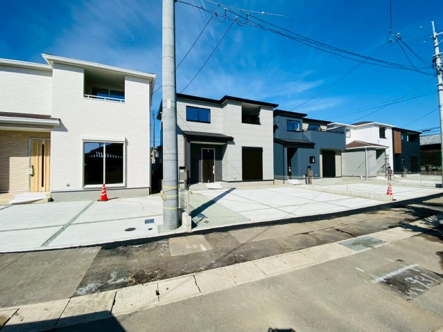 リーブルガーデン／北区龍田第四／5号棟の前面道路含む現地写真