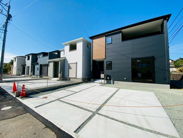 リーブルガーデン／北区龍田第四／5号棟の前面道路含む現地写真