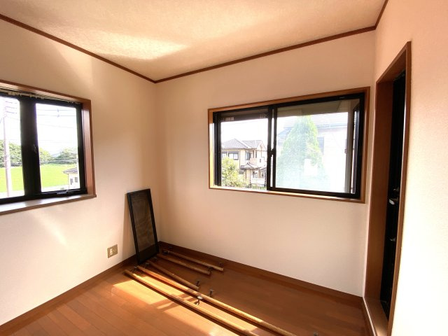 東吉田1080の洋室