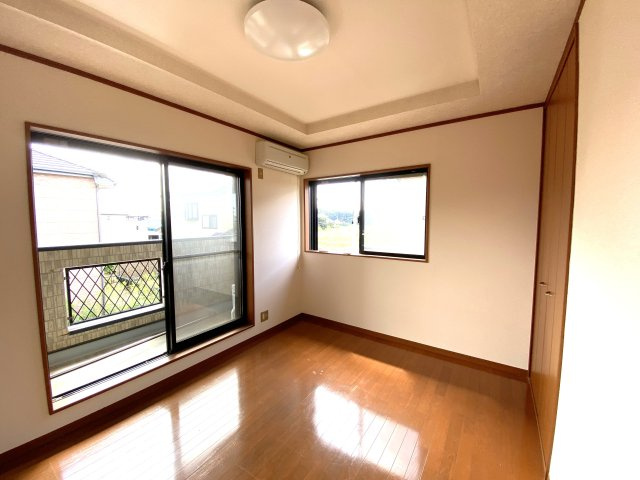 東吉田1080の洋室