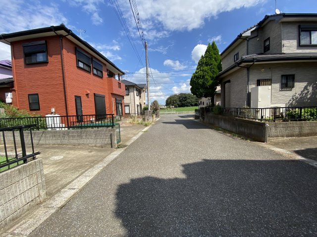 東吉田1080の前面道路含む現地写真