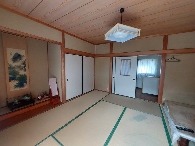 神子浜戸建ての和室