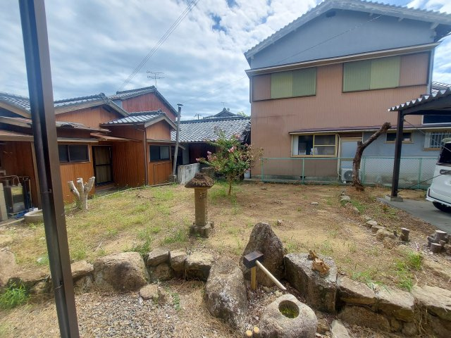 神子浜戸建ての庭