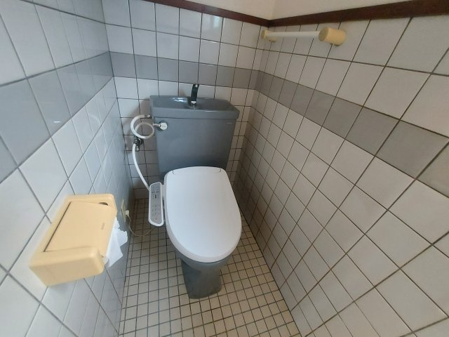 神子浜戸建てのトイレ