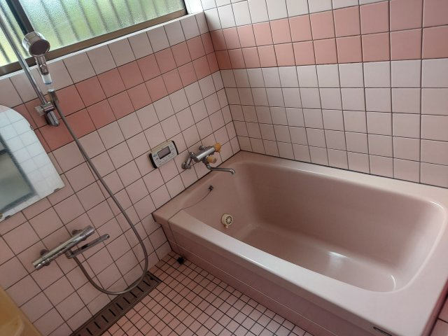 神子浜戸建ての浴室