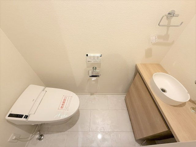 【トイレ】 | 【仲介手数料４１０万円が無料！！】■経堂駅１１分■ルーフバルコニー■リビングは吹抜け