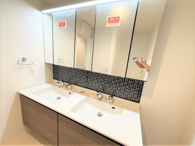 【独立洗面台】 | 【仲介手数料４１０万円が無料！！】■経堂駅１１分■ルーフバルコニー■リビングは吹抜け