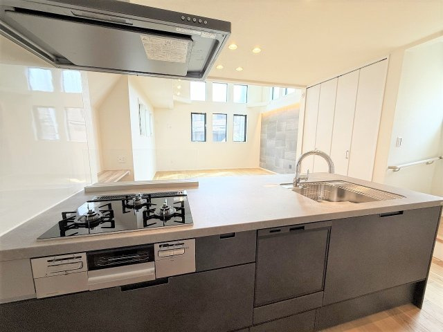 【キッチン】 | 【仲介手数料４１０万円が無料！！】■経堂駅１１分■ルーフバルコニー■リビングは吹抜け