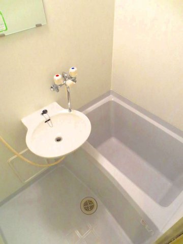 レオパレスブランフルール桜台の浴室