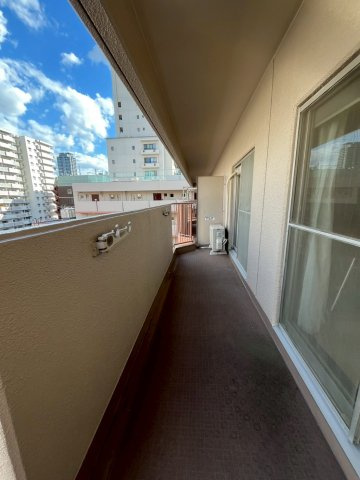 岡本ビルのバルコニー