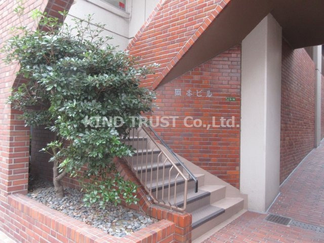 岡本ビルの庭|お庭も活用できます