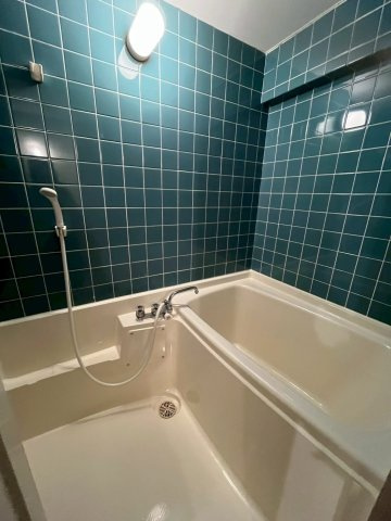 岡本ビルの浴室