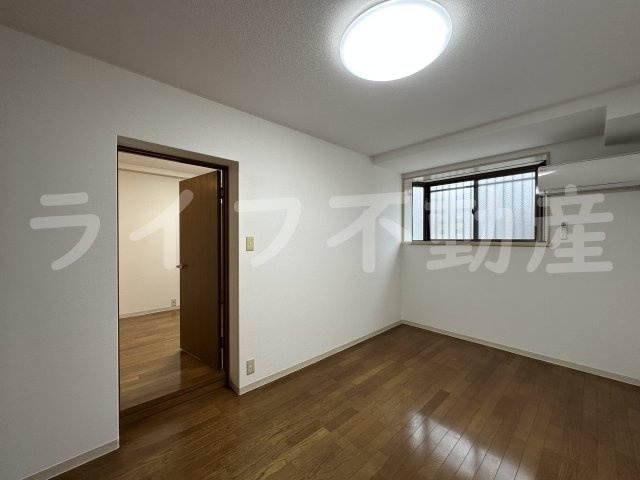 ニシムラハイツの居間・リビング