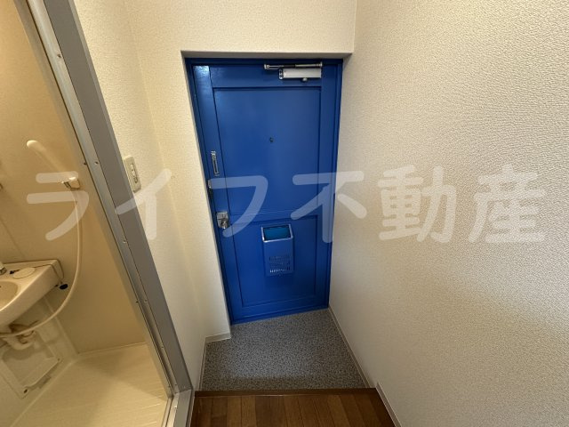 ニシムラハイツの玄関