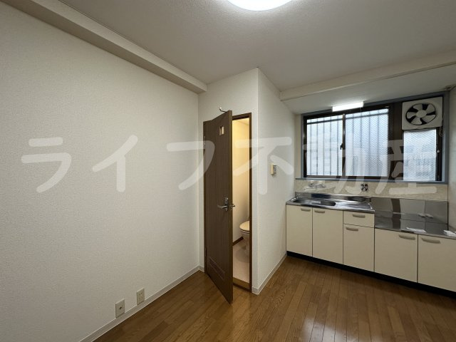 ニシムラハイツの居間・リビング