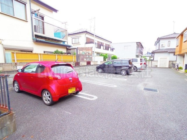 東大和市中央２丁目のアパートの駐車場