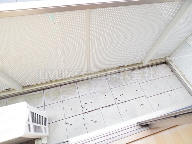 東大和市中央２丁目のアパートのバルコニー