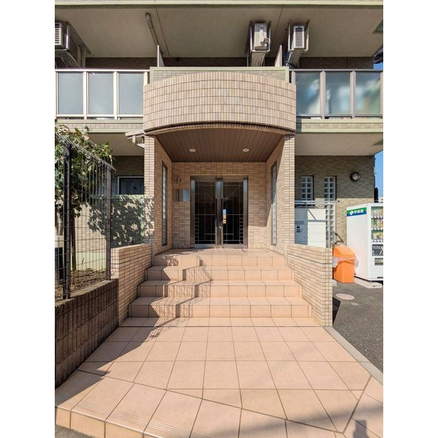 ルクレ津田沼のエントランス