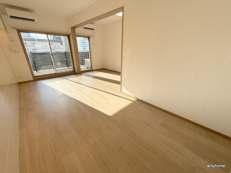 プレジオ梅田　仲介手数料無料の居間・リビング