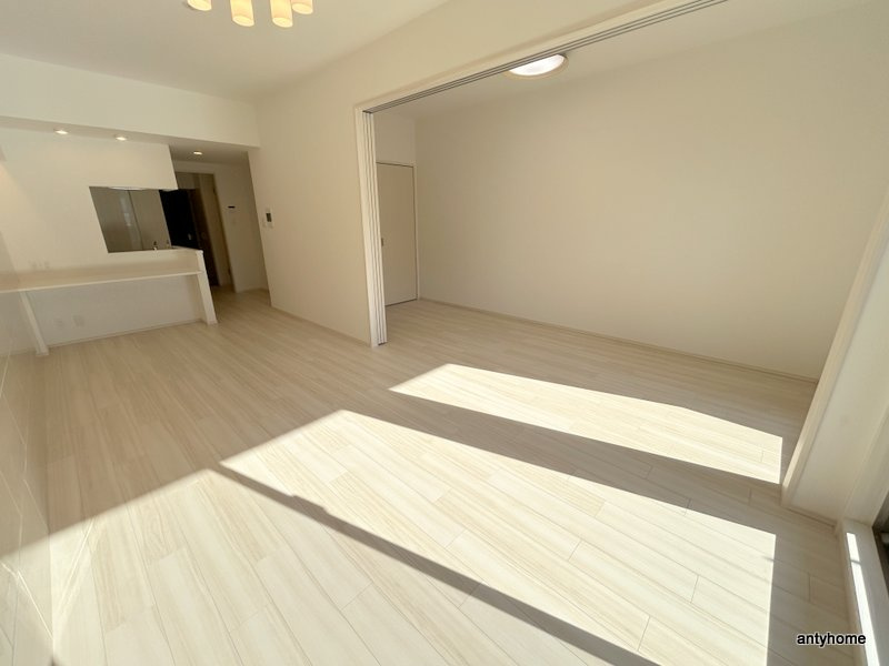 プレジオ梅田　仲介手数料無料の居間・リビング