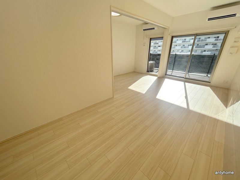 プレジオ梅田　仲介手数料無料の居間・リビング