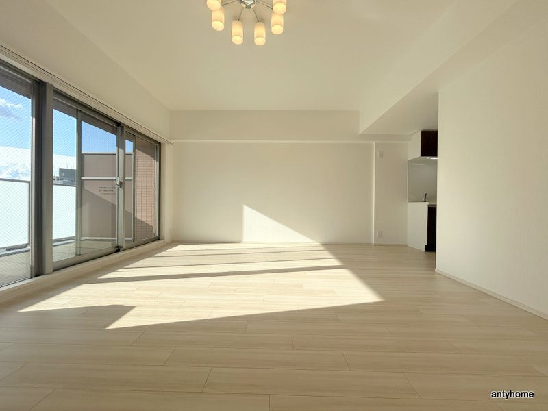 プレジオ梅田　仲介手数料無料の居間・リビング