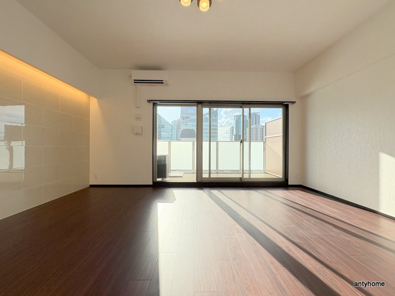 プレジオ梅田　仲介手数料無料の居間・リビング