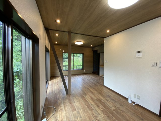 大谷流中古戸建の居間・リビング