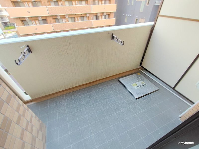 Luxe新大阪1　仲介手数料無料のバルコニー