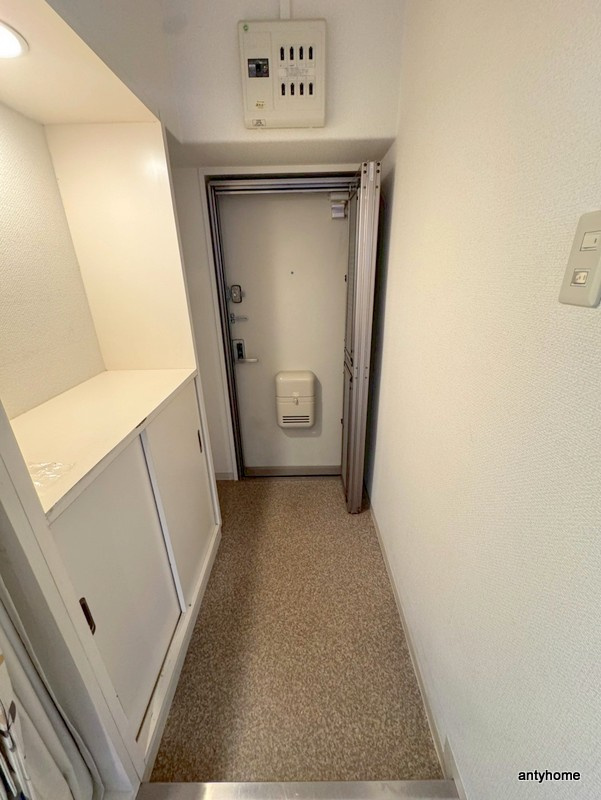 新大阪グランドハイツ1号棟　仲介手数料無料の玄関