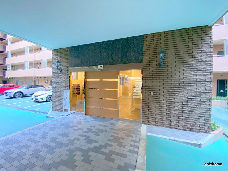 新大阪グランドハイツ1号棟　仲介手数料無料のエントランス