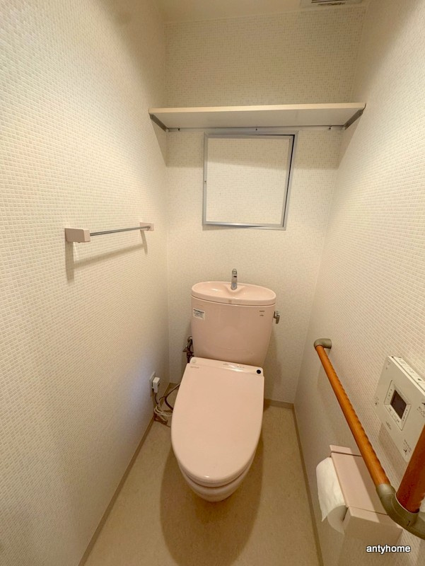 新大阪グランドハイツ1号棟　仲介手数料無料のトイレ