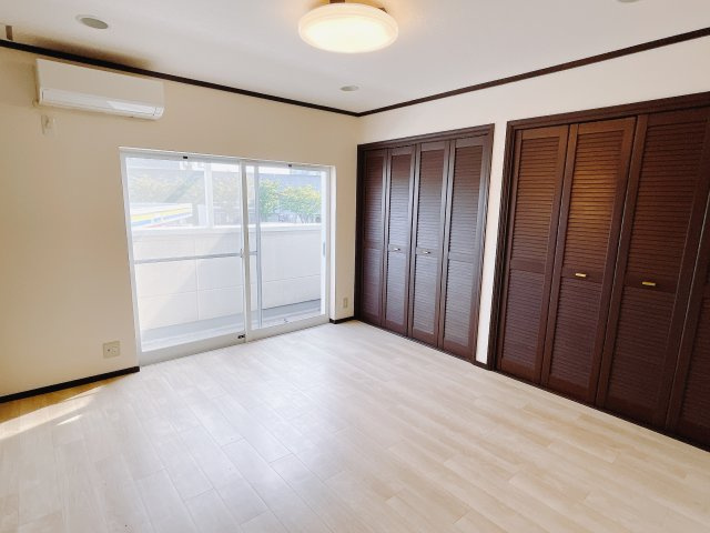 【中古戸建】前橋市本町の洋室|子供部屋のメリットは「自立心を養うことができる」「自分で整理整頓できるようになる」そして、お子様が成長した際には「プライバシーを確保できる」といい事だらけ♪