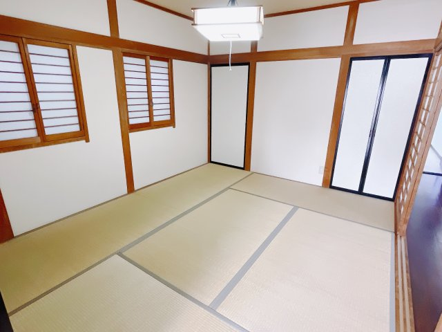 【中古戸建】前橋市本町の和室|和室でしか味わえない畳ならではの香りや素材で和のやすらぎを感じてください♪畳にはリラックス効果があるといわれています。のんびりするならやっぱり和室が一番ですね♪