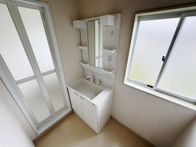 テラス高村B棟の独立洗面台