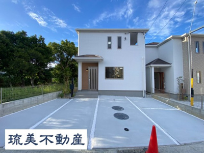 【外観】 | うるま市石川東恩納Ⅶ（全7棟）E号棟 | E号棟　並列駐車3台可♪