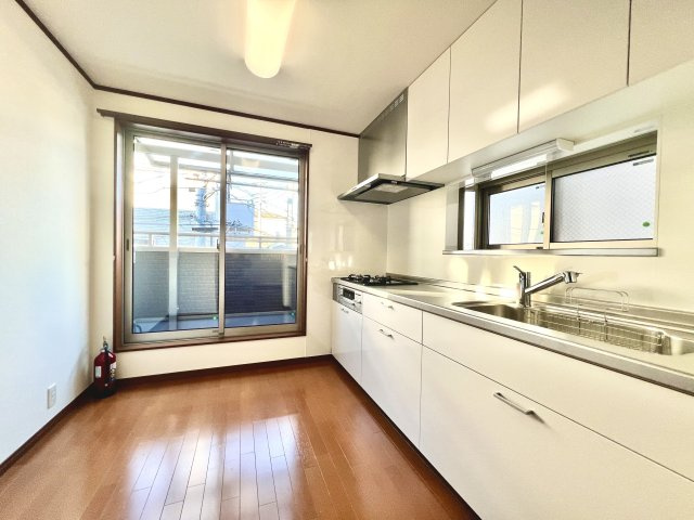 板橋区四葉2丁目　旧分譲地内　内外装リフォーム　中古戸建のキッチン