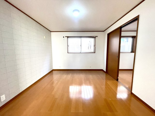 板橋区四葉2丁目　旧分譲地内　内外装リフォーム　中古戸建の居間・リビング