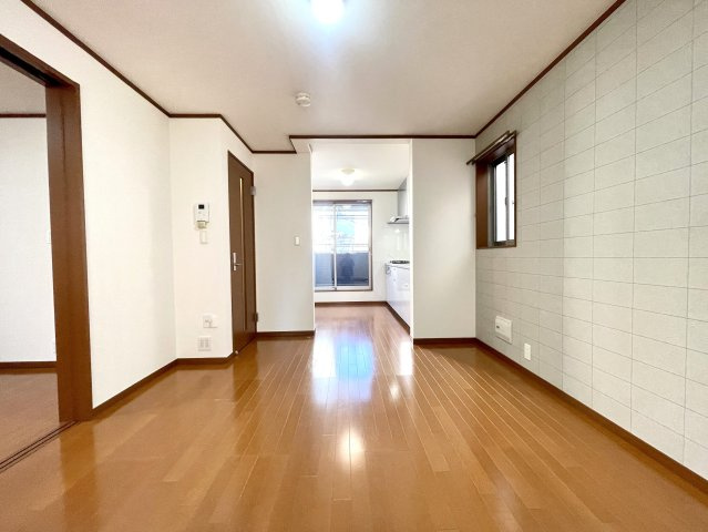 板橋区四葉2丁目　旧分譲地内　内外装リフォーム　中古戸建の居間・リビング