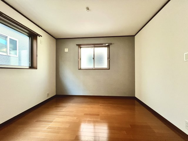 板橋区四葉2丁目　旧分譲地内　内外装リフォーム　中古戸建の洋室