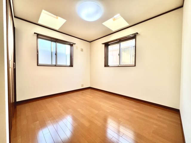 板橋区四葉2丁目　旧分譲地内　内外装リフォーム　中古戸建の洋室