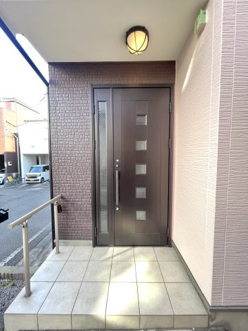 板橋区四葉2丁目　旧分譲地内　内外装リフォーム　中古戸建の玄関