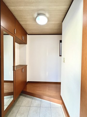 板橋区四葉2丁目　旧分譲地内　内外装リフォーム　中古戸建の玄関