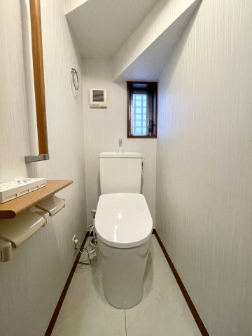 板橋区四葉2丁目　旧分譲地内　内外装リフォーム　中古戸建のトイレ