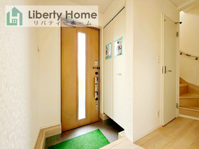 土浦市中第8　新築戸建の玄関