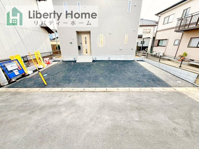 土浦市中第8　新築戸建の駐車場