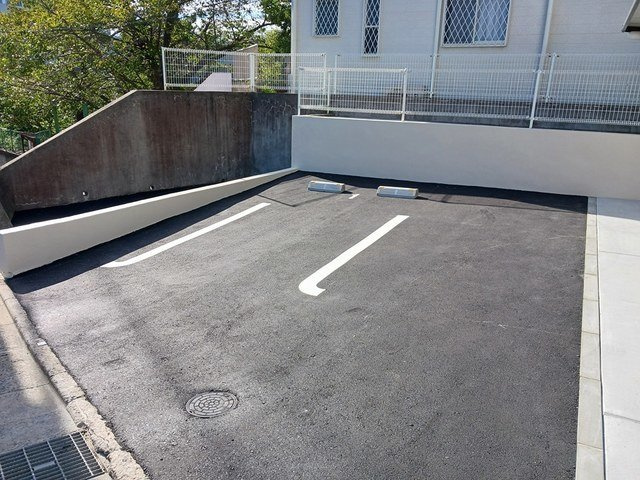 エスポアール上山手の駐車場