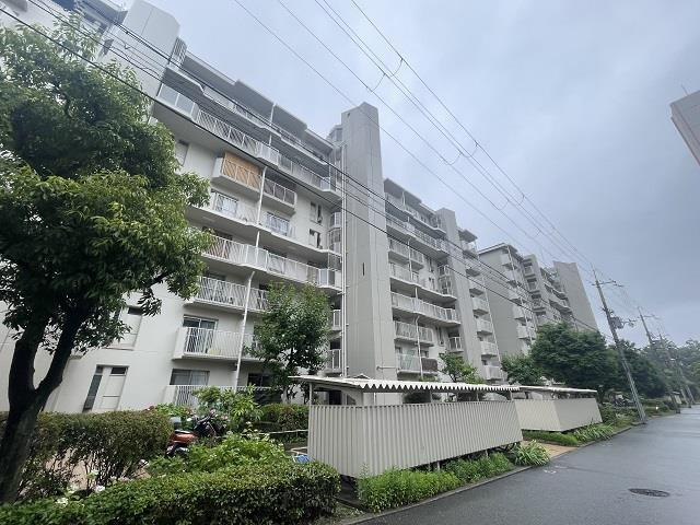 江坂住宅壱号棟　の外観