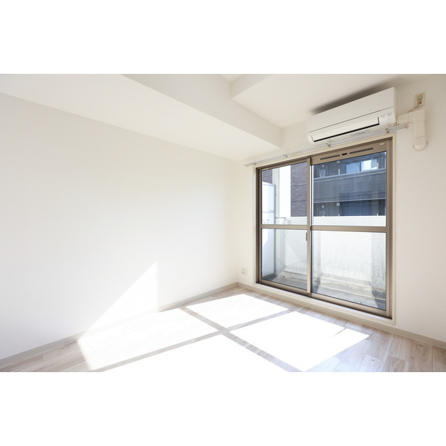 Gramercy Juso-higashi 1st